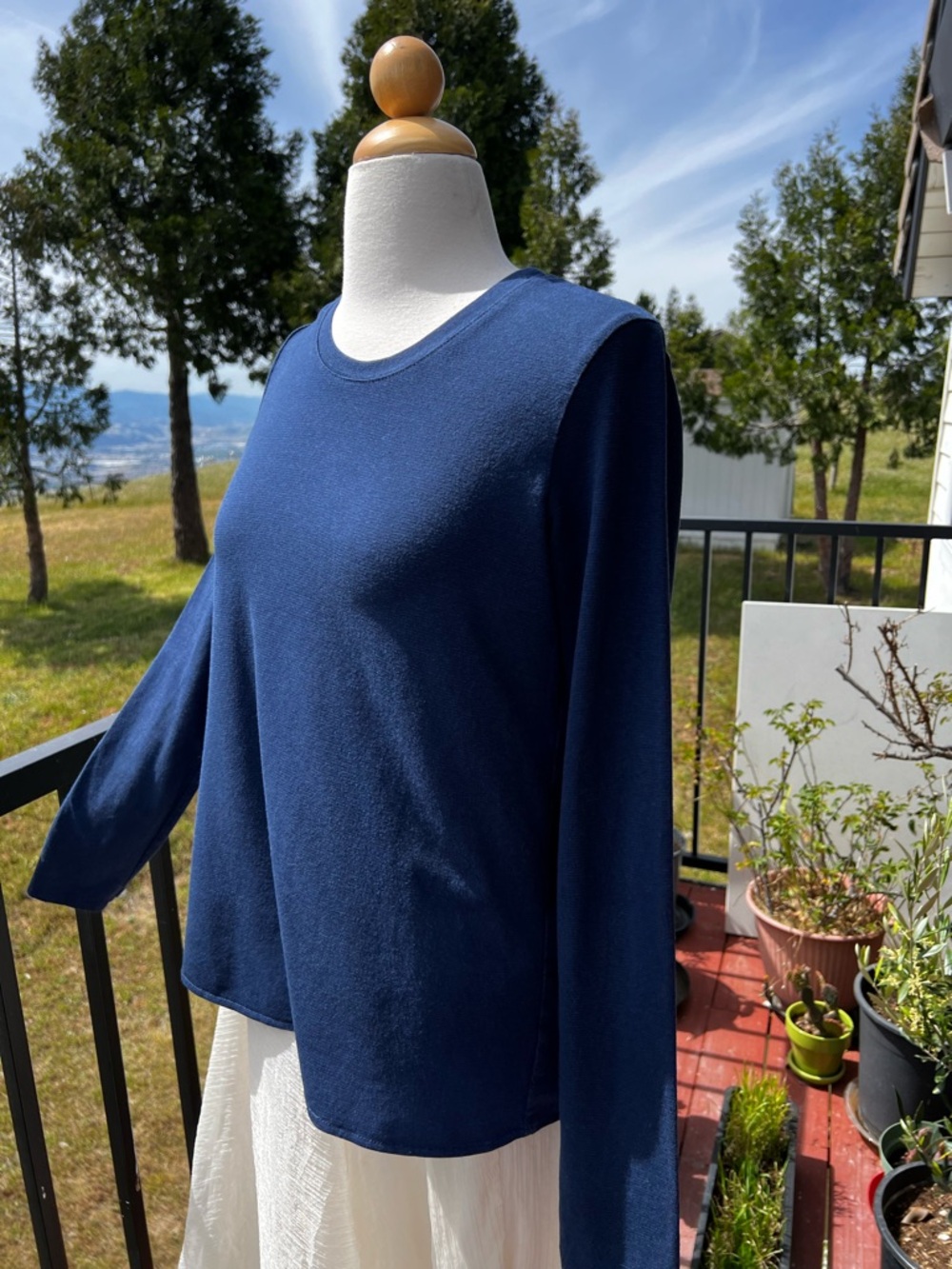 Marine Layer Micro Modal Jersey Size Small Split Back Long Sleeve Top Navy Blue